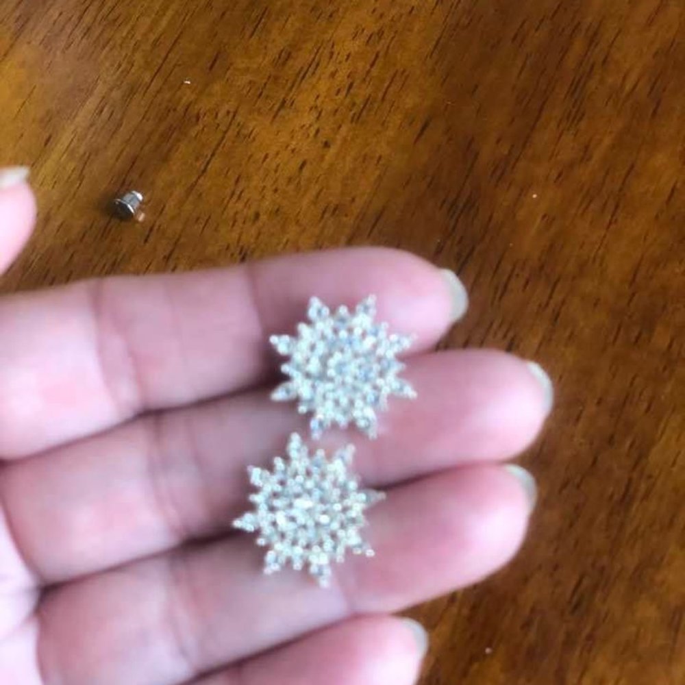 New pair of Snowflake earrings